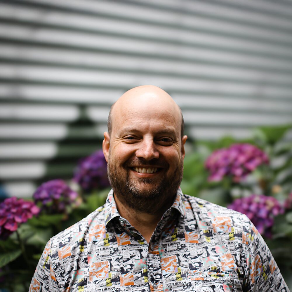 Portrait photo of James Cross